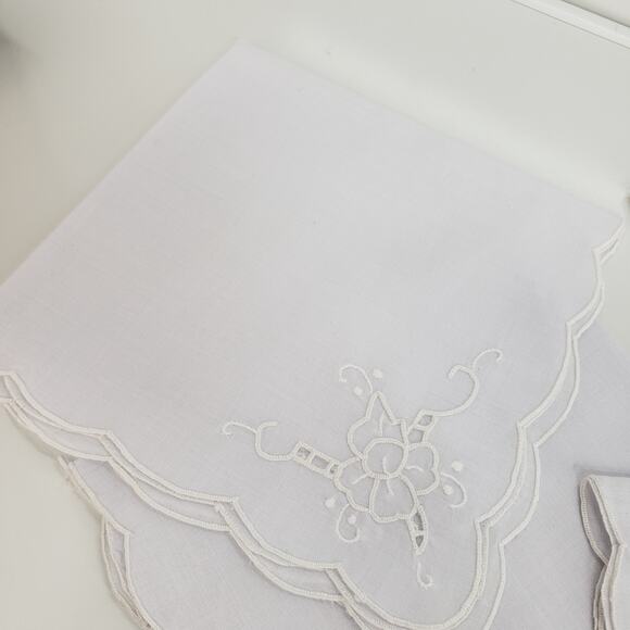 Set 6 Vintage Hand Embroidered White Napkins Scalloped Edges 16” Linen Cotton - Picture 7 of 12